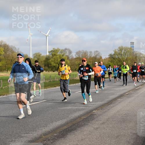 12.04.2026 - 45. Internationalen Wilhelmsburger Insellauf Dr. Thomas Lammeyer http://msf.ph/oto/9434277 12.04.2026 09:20:41 Laufen 3329, 3419, 5775 meine-sportfotos.de