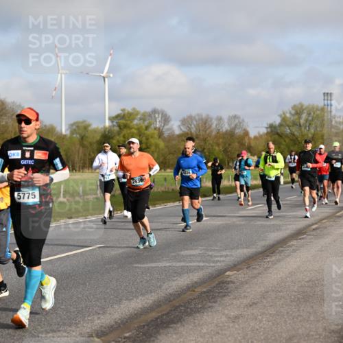 12.04.2026 - 45. Internationalen Wilhelmsburger Insellauf Dr. Thomas Lammeyer http://msf.ph/oto/9434284 12.04.2026 09:20:44 Laufen 624, 3419, 0, 5775, 2530, 4836 meine-sportfotos.de