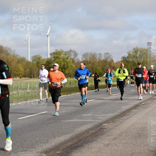 12.04.2026 - 45. Internationalen Wilhelmsburger Insellauf Dr. Thomas Lammeyer http://msf.ph/oto/9434286 12.04.2026 09:20:44 Laufen 3419, 2530, 5775, 4836, 53, 5660 meine-sportfotos.de
