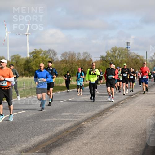 12.04.2026 - 45. Internationalen Wilhelmsburger Insellauf Dr. Thomas Lammeyer http://msf.ph/oto/9434288 12.04.2026 09:20:45 Laufen 2530, 5406, 5660, 5789, 4865, 483, 672 meine-sportfotos.de