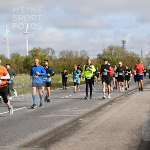 12.04.2026 - 45. Internationalen Wilhelmsburger Insellauf Dr. Thomas Lammeyer http://msf.ph/oto/9434289 12.04.2026 09:20:45 Laufen 2530, 672, 4836, 5047, 5660, 5406, 4865 meine-sportfotos.de