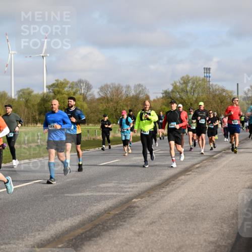 12.04.2026 - 45. Internationalen Wilhelmsburger Insellauf Dr. Thomas Lammeyer http://msf.ph/oto/9434290 12.04.2026 09:20:45 Laufen 253, 483, 5660, 372, 4865, 4866 meine-sportfotos.de