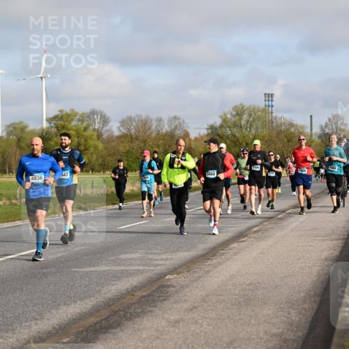 12.04.2026 - 45. Internationalen Wilhelmsburger Insellauf Dr. Thomas Lammeyer http://msf.ph/oto/9434293 12.04.2026 09:20:46 Laufen 2672, 2530, 4836, 5406, 47, 5660, 5789, 4865 meine-sportfotos.de