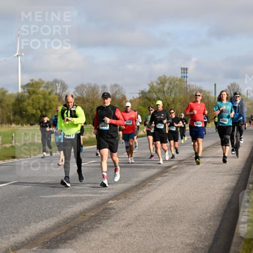 12.04.2026 - 45. Internationalen Wilhelmsburger Insellauf Dr. Thomas Lammeyer http://msf.ph/oto/9434298 12.04.2026 09:20:47 Laufen 5047, 5508, 5660, 5406, 5789, 4865, 4866 meine-sportfotos.de