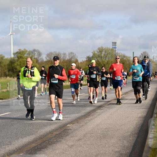 12.04.2026 - 45. Internationalen Wilhelmsburger Insellauf Dr. Thomas Lammeyer http://msf.ph/oto/9434300 12.04.2026 09:20:48 Laufen 5508, 5406, 5789, 4865, 4866, 5660 meine-sportfotos.de