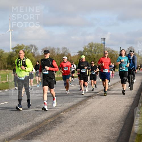 12.04.2026 - 45. Internationalen Wilhelmsburger Insellauf Dr. Thomas Lammeyer http://msf.ph/oto/9434301 12.04.2026 09:20:48 Laufen 5508, 5660, 5406, 4865, 4866 meine-sportfotos.de