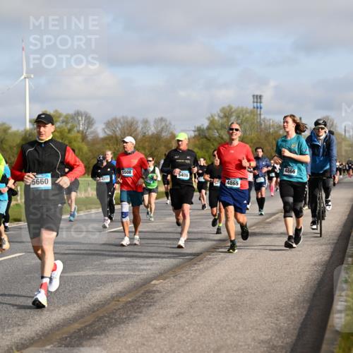 12.04.2026 - 45. Internationalen Wilhelmsburger Insellauf Dr. Thomas Lammeyer http://msf.ph/oto/9434307 12.04.2026 09:20:49 Laufen 5508, 4866, 5406, 5660, 4277, 2231, 4865, 869 meine-sportfotos.de