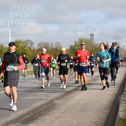 12.04.2026 - 45. Internationalen Wilhelmsburger Insellauf Dr. Thomas Lammeyer http://msf.ph/oto/9434308 12.04.2026 09:20:49 Laufen 5660, 4277, 5508, 5406, 578, 4865, 2231, 4866 meine-sportfotos.de