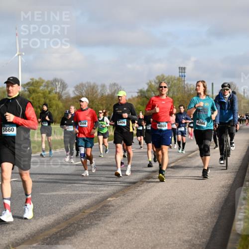 12.04.2026 - 45. Internationalen Wilhelmsburger Insellauf Dr. Thomas Lammeyer http://msf.ph/oto/9434309 12.04.2026 09:20:49 Laufen 5508, 5406, 5660, 42771, 4865, 2231, 2869, 4866 meine-sportfotos.de
