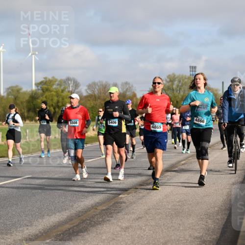 12.04.2026 - 45. Internationalen Wilhelmsburger Insellauf Dr. Thomas Lammeyer http://msf.ph/oto/9434312 12.04.2026 09:20:50 Laufen 3635, 5508, 5406, 4865, 283, 2231, 4866 meine-sportfotos.de