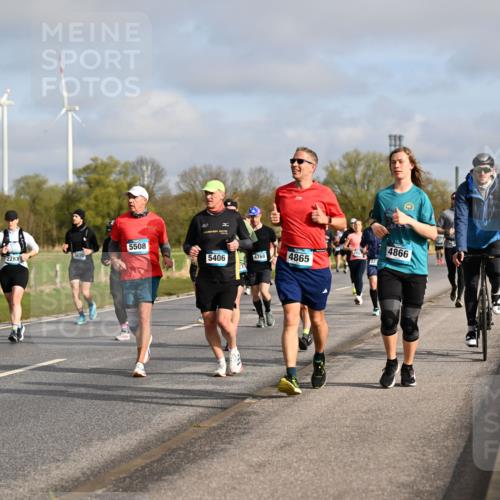 12.04.2026 - 45. Internationalen Wilhelmsburger Insellauf Dr. Thomas Lammeyer http://msf.ph/oto/9434314 12.04.2026 09:20:50 Laufen 5508, 2283, 5406, 4768, 4865, 4866 meine-sportfotos.de