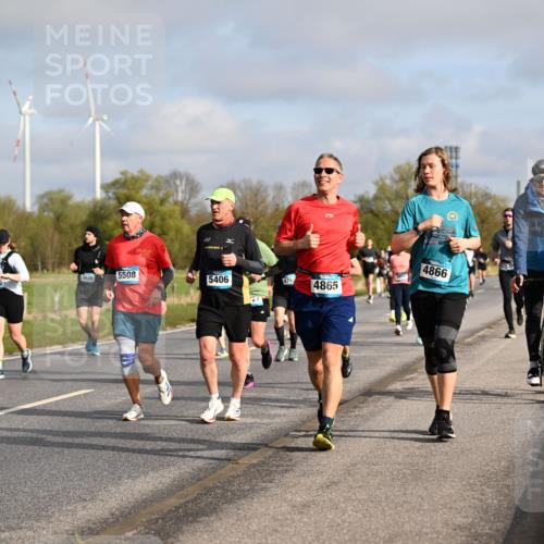 12.04.2026 - 45. Internationalen Wilhelmsburger Insellauf Dr. Thomas Lammeyer http://msf.ph/oto/9434317 12.04.2026 09:20:51 Laufen 5635, 283, 5508, 5406, 1271, 476, 4865, 4866 meine-sportfotos.de