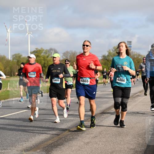 12.04.2026 - 45. Internationalen Wilhelmsburger Insellauf Dr. Thomas Lammeyer http://msf.ph/oto/9434319 12.04.2026 09:20:51 Laufen 5508, 2283, 5406, 3727, 4865, 4866 meine-sportfotos.de
