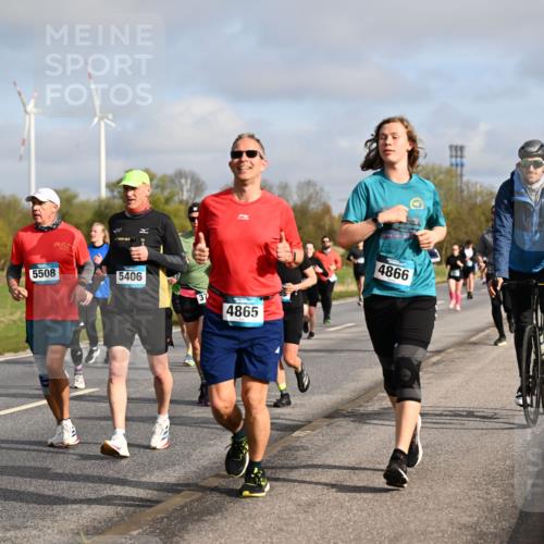 12.04.2026 - 45. Internationalen Wilhelmsburger Insellauf Dr. Thomas Lammeyer http://msf.ph/oto/9434321 12.04.2026 09:20:52 Laufen 2283, 5508, 5406, 37, 4865, 4866 meine-sportfotos.de