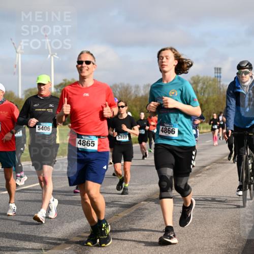 12.04.2026 - 45. Internationalen Wilhelmsburger Insellauf Dr. Thomas Lammeyer http://msf.ph/oto/9434324 12.04.2026 09:20:52 Laufen 283, 5508, 2015, 4866, 5406, 5789, 4865 meine-sportfotos.de