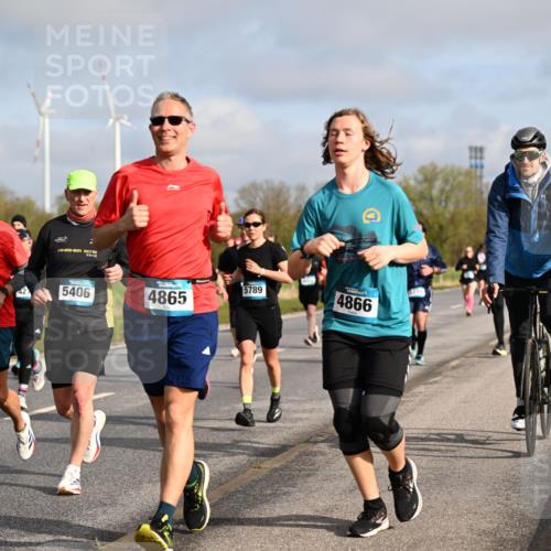 12.04.2026 - 45. Internationalen Wilhelmsburger Insellauf Dr. Thomas Lammeyer http://msf.ph/oto/9434325 12.04.2026 09:20:52 Laufen 2282, 5508, 5789, 421, 5406, 4865, 4866 meine-sportfotos.de