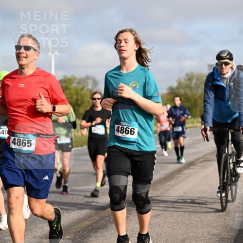 12.04.2026 - 45. Internationalen Wilhelmsburger Insellauf Dr. Thomas Lammeyer http://msf.ph/oto/9434328 12.04.2026 09:20:53 Laufen 5508, 540, 372, 4865, 5789, 4866 meine-sportfotos.de