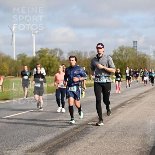 12.04.2026 - 45. Internationalen Wilhelmsburger Insellauf Dr. Thomas Lammeyer http://msf.ph/oto/9434337 12.04.2026 09:20:55 Laufen 3049, 2655, 2231, 3565 meine-sportfotos.de