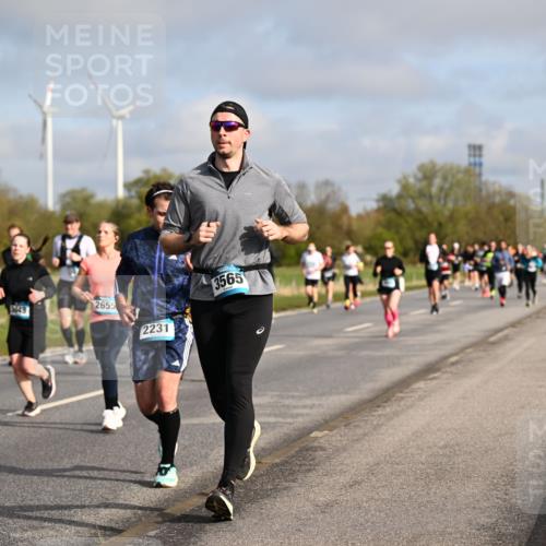 12.04.2026 - 45. Internationalen Wilhelmsburger Insellauf Dr. Thomas Lammeyer http://msf.ph/oto/9434345 12.04.2026 09:20:56 Laufen 109, 49, 2655, 2231, 3565 meine-sportfotos.de