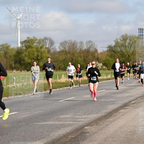 12.04.2026 - 45. Internationalen Wilhelmsburger Insellauf Dr. Thomas Lammeyer http://msf.ph/oto/9434349 12.04.2026 09:20:58 Laufen 4661, 2935, 5823, 2133, 4056, 4825 meine-sportfotos.de