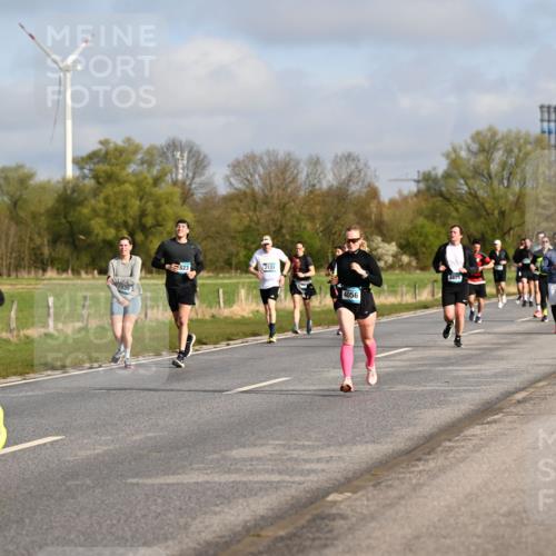 12.04.2026 - 45. Internationalen Wilhelmsburger Insellauf Dr. Thomas Lammeyer http://msf.ph/oto/9434350 12.04.2026 09:20:58 Laufen 4661, 823, 2133, 4056, 4825 meine-sportfotos.de