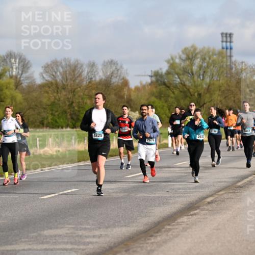 12.04.2026 - 45. Internationalen Wilhelmsburger Insellauf Dr. Thomas Lammeyer http://msf.ph/oto/9434373 12.04.2026 09:21:02 Laufen 2133, 40, 4825, 3500, 2198, 5803, 2677, 2676 meine-sportfotos.de
