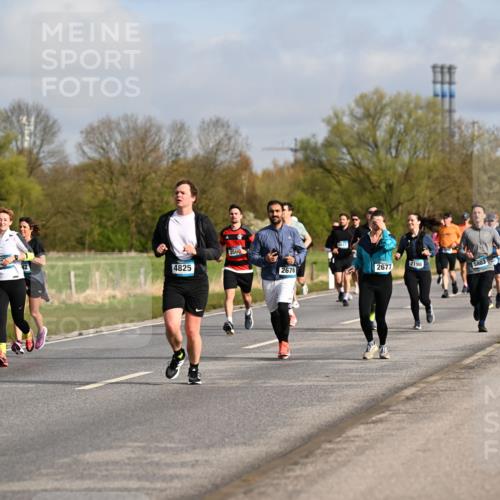 12.04.2026 - 45. Internationalen Wilhelmsburger Insellauf Dr. Thomas Lammeyer http://msf.ph/oto/9434374 12.04.2026 09:21:02 Laufen 2133, 350, 4825, 140, 2676, 2677, 2198, 5803 meine-sportfotos.de