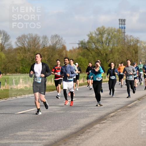12.04.2026 - 45. Internationalen Wilhelmsburger Insellauf Dr. Thomas Lammeyer http://msf.ph/oto/9434376 12.04.2026 09:21:03 Laufen 291, 142, 4825, 3500, 2676, 2677, 2198, 5803, 646 meine-sportfotos.de
