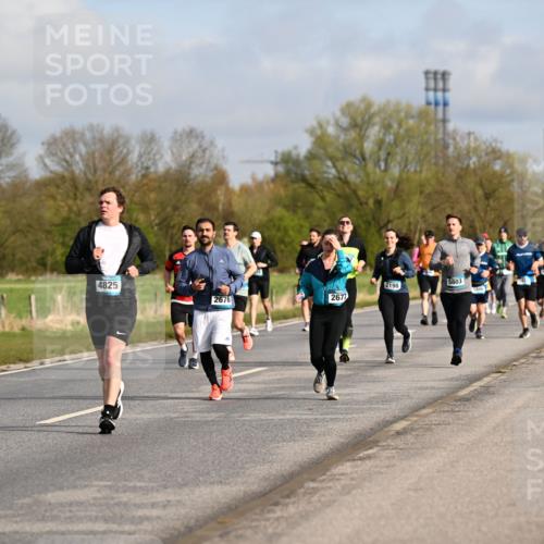 12.04.2026 - 45. Internationalen Wilhelmsburger Insellauf Dr. Thomas Lammeyer http://msf.ph/oto/9434378 12.04.2026 09:21:03 Laufen 322, 4825, 2198, 5803, 3142, 46, 2676, 2677 meine-sportfotos.de