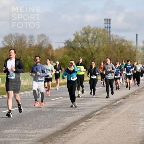12.04.2026 - 45. Internationalen Wilhelmsburger Insellauf Dr. Thomas Lammeyer http://msf.ph/oto/9434381 12.04.2026 09:21:03 Laufen 4825, 3142, 2676, 2677, 197, 2198, 5803 meine-sportfotos.de