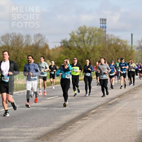 12.04.2026 - 45. Internationalen Wilhelmsburger Insellauf Dr. Thomas Lammeyer http://msf.ph/oto/9434382 12.04.2026 09:21:03 Laufen 2677, 2676, 142, 4825, 2197, 2198, 5803 meine-sportfotos.de
