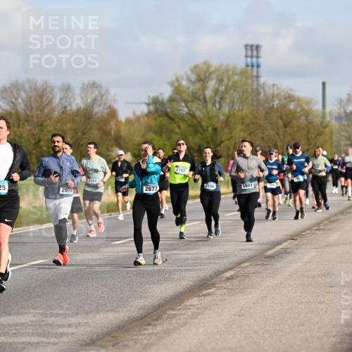 12.04.2026 - 45. Internationalen Wilhelmsburger Insellauf Dr. Thomas Lammeyer http://msf.ph/oto/9434384 12.04.2026 09:21:04 Laufen 4825, 2676, 2358, 2677, 2197, 2198, 5803 meine-sportfotos.de