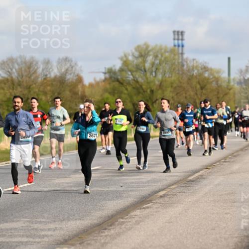 12.04.2026 - 45. Internationalen Wilhelmsburger Insellauf Dr. Thomas Lammeyer http://msf.ph/oto/9434385 12.04.2026 09:21:04 Laufen 2677, 4825, 2197, 2198, 5803 meine-sportfotos.de
