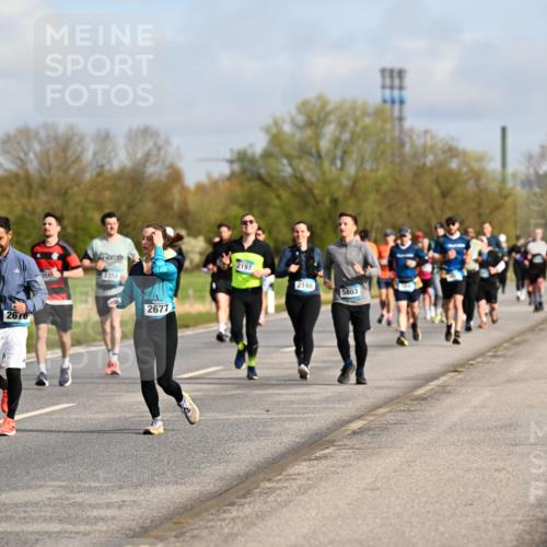 12.04.2026 - 45. Internationalen Wilhelmsburger Insellauf Dr. Thomas Lammeyer http://msf.ph/oto/9434388 12.04.2026 09:21:05 Laufen 4825, 2676, 2358, 2677, 2197, 2198, 5803 meine-sportfotos.de