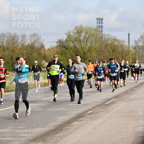 12.04.2026 - 45. Internationalen Wilhelmsburger Insellauf Dr. Thomas Lammeyer http://msf.ph/oto/9434390 12.04.2026 09:21:05 Laufen 2676, 5, 2677, 18, 2197, 5037, 2198, 5803, 5046 meine-sportfotos.de