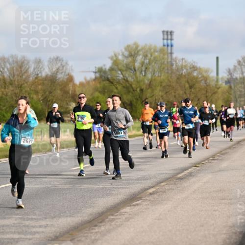 12.04.2026 - 45. Internationalen Wilhelmsburger Insellauf Dr. Thomas Lammeyer http://msf.ph/oto/9434393 12.04.2026 09:21:06 Laufen 3500, 2677, 5618, 2197, 5803, 5046, 503 meine-sportfotos.de