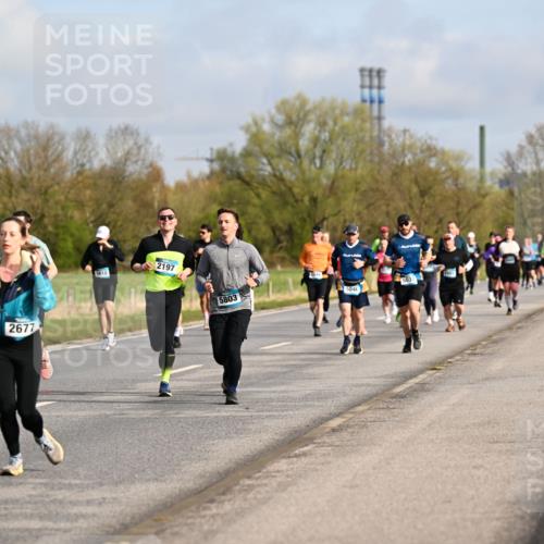 12.04.2026 - 45. Internationalen Wilhelmsburger Insellauf Dr. Thomas Lammeyer http://msf.ph/oto/9434396 12.04.2026 09:21:06 Laufen 3500, 2677, 2197, 5618, 5037, 5803, 5046 meine-sportfotos.de