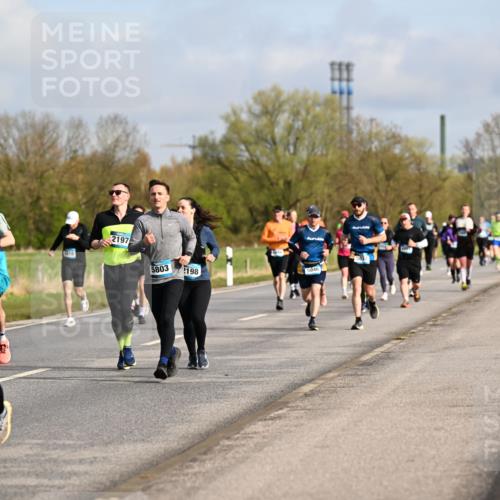 12.04.2026 - 45. Internationalen Wilhelmsburger Insellauf Dr. Thomas Lammeyer http://msf.ph/oto/9434400 12.04.2026 09:21:06 Laufen 3500, 2677, 18, 2197, 5803, 198, 5046 meine-sportfotos.de