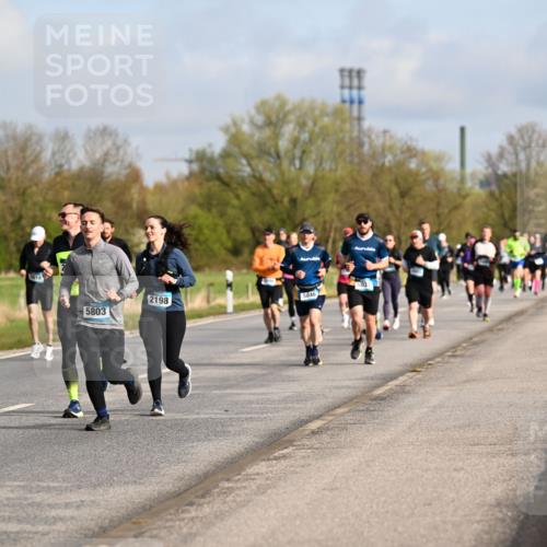 12.04.2026 - 45. Internationalen Wilhelmsburger Insellauf Dr. Thomas Lammeyer http://msf.ph/oto/9434404 12.04.2026 09:21:07 Laufen 2677, 5803, 2198, 5046, 503 meine-sportfotos.de