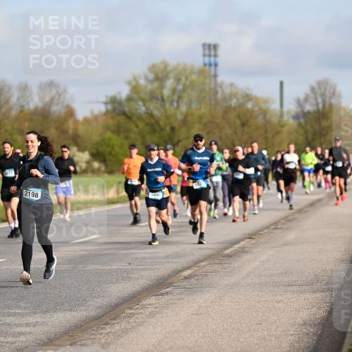 12.04.2026 - 45. Internationalen Wilhelmsburger Insellauf Dr. Thomas Lammeyer http://msf.ph/oto/9434411 12.04.2026 09:21:08 Laufen 5803, 197, 2198, 504 meine-sportfotos.de