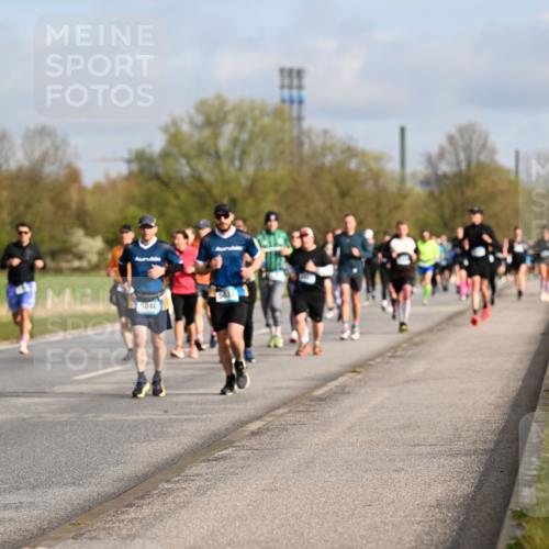 12.04.2026 - 45. Internationalen Wilhelmsburger Insellauf Dr. Thomas Lammeyer http://msf.ph/oto/9434419 12.04.2026 09:21:10 Laufen 2198, 5046, 5007 meine-sportfotos.de