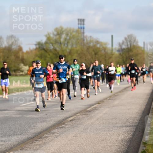 12.04.2026 - 45. Internationalen Wilhelmsburger Insellauf Dr. Thomas Lammeyer http://msf.ph/oto/9434420 12.04.2026 09:21:10 Laufen 98, 5046 meine-sportfotos.de