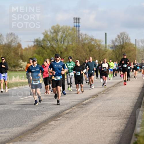 12.04.2026 - 45. Internationalen Wilhelmsburger Insellauf Dr. Thomas Lammeyer http://msf.ph/oto/9434421 12.04.2026 09:21:10 Laufen 617, 3237, 5046, 5037, 4991 meine-sportfotos.de