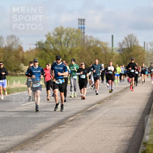 12.04.2026 - 45. Internationalen Wilhelmsburger Insellauf Dr. Thomas Lammeyer http://msf.ph/oto/9434422 12.04.2026 09:21:10 Laufen 5617, 3237, 5046, 5037, 4991 meine-sportfotos.de