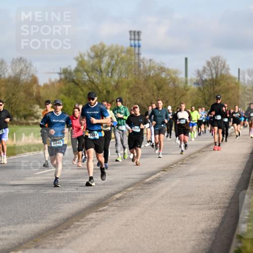 12.04.2026 - 45. Internationalen Wilhelmsburger Insellauf Dr. Thomas Lammeyer http://msf.ph/oto/9434423 12.04.2026 09:21:10 Laufen 5617, 237, 27, 5046, 5037, 4991 meine-sportfotos.de