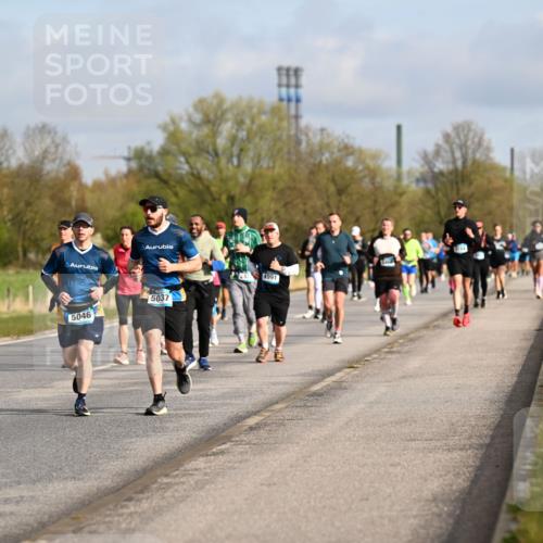 12.04.2026 - 45. Internationalen Wilhelmsburger Insellauf Dr. Thomas Lammeyer http://msf.ph/oto/9434426 12.04.2026 09:21:11 Laufen 237, 5046, 5037, 4991 meine-sportfotos.de