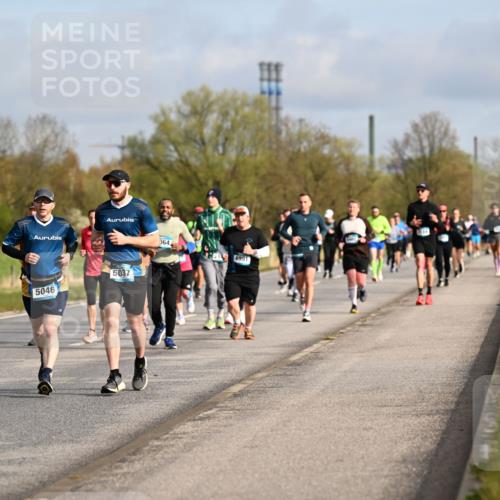 12.04.2026 - 45. Internationalen Wilhelmsburger Insellauf Dr. Thomas Lammeyer http://msf.ph/oto/9434429 12.04.2026 09:21:12 Laufen 5046, 5037, 064, 4991 meine-sportfotos.de