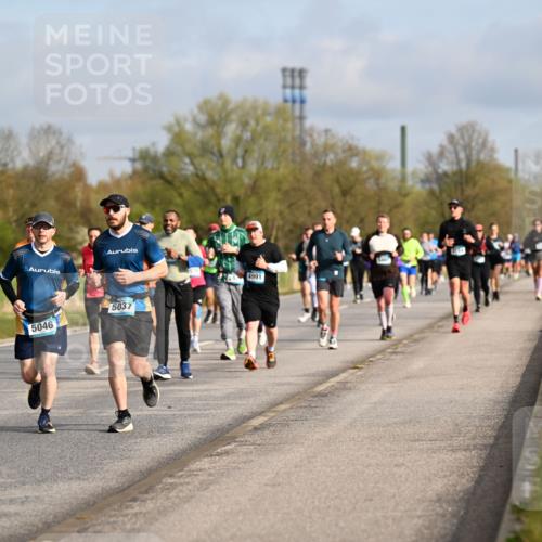 12.04.2026 - 45. Internationalen Wilhelmsburger Insellauf Dr. Thomas Lammeyer http://msf.ph/oto/9434430 12.04.2026 09:21:12 Laufen 5046, 5037, 4991 meine-sportfotos.de