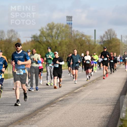 12.04.2026 - 45. Internationalen Wilhelmsburger Insellauf Dr. Thomas Lammeyer http://msf.ph/oto/9434435 12.04.2026 09:21:12 Laufen 5046, 5037, 4991 meine-sportfotos.de