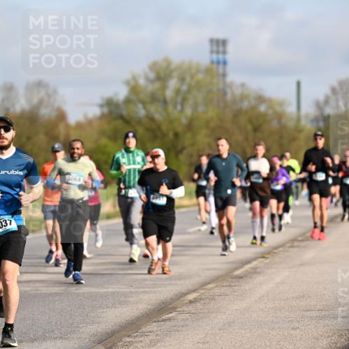 12.04.2026 - 45. Internationalen Wilhelmsburger Insellauf Dr. Thomas Lammeyer http://msf.ph/oto/9434437 12.04.2026 09:21:13 Laufen 3064, 46, 5037 meine-sportfotos.de